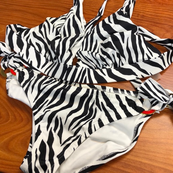 Victoria Secret bathing suit - Picture 1 of 2